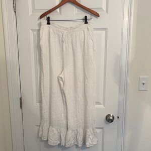 Anthropologie White Pajama Pants with Ruffle Hem
Size XL